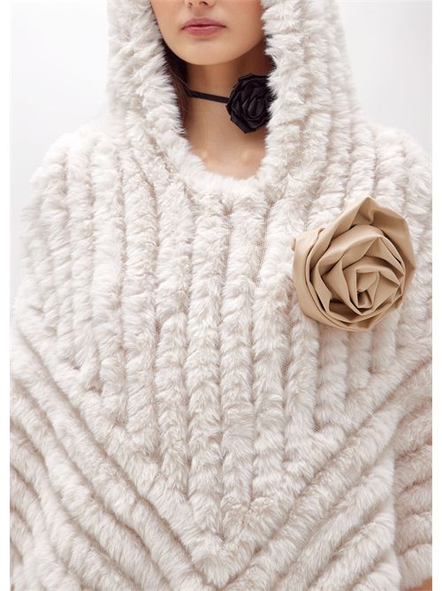 Poncho in faux fur con spilla BLUGIRL BLUMARINE | PF5001T0300/14300